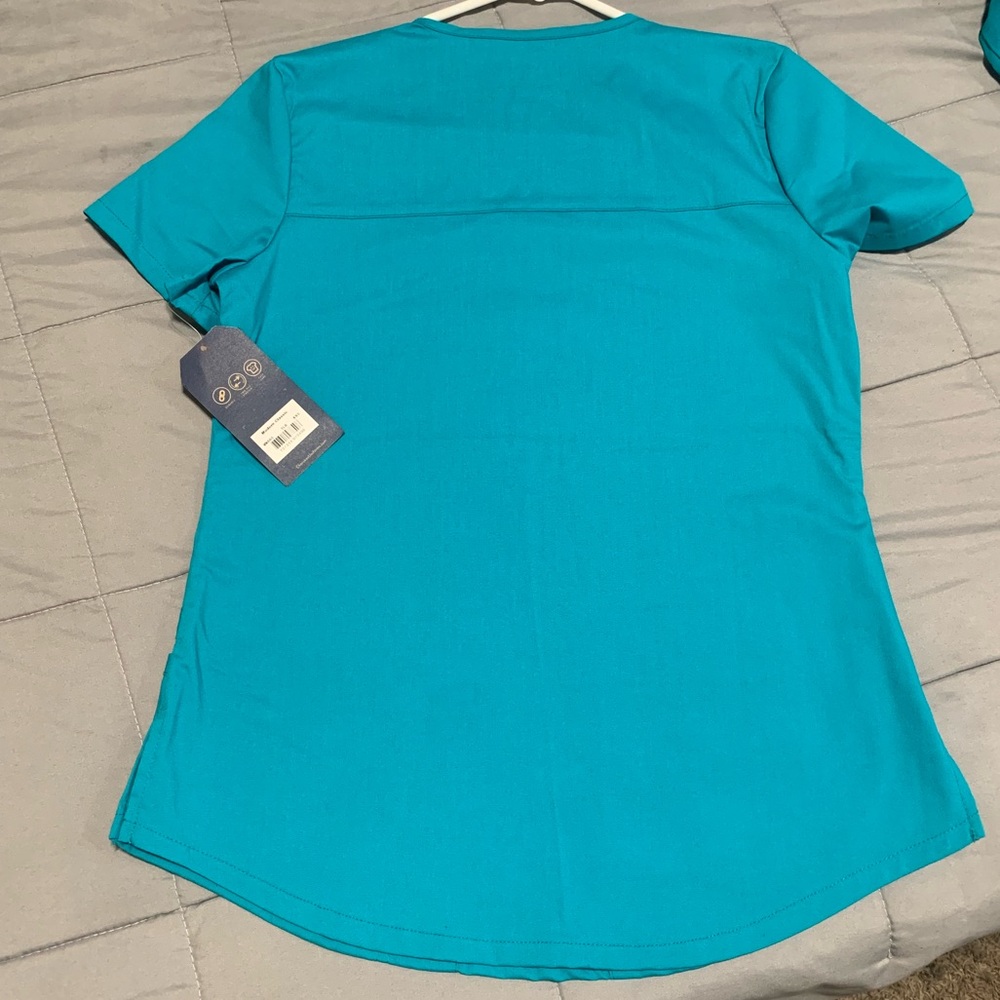Cherokee Scrub Top - Picture 4 of 7